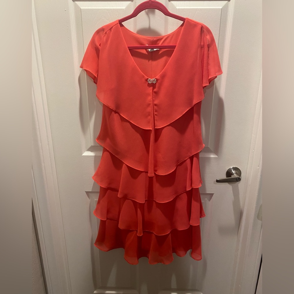 PERFECT FOR THE HOLIDAYS!!!!Gorgeous Tiered Cocktail Dress